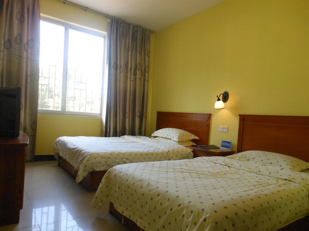 Yangshuo Travellers Land Youth Hostel Exterior foto
