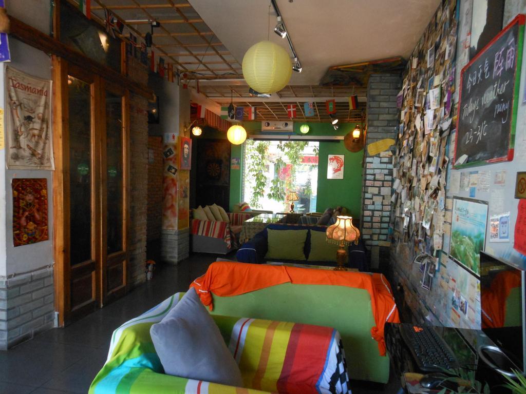 Yangshuo Travellers Land Youth Hostel Exterior foto